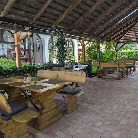 Margareta Etterem Es Vendeghaz Gasthaus Balatonberény Buitenkant foto