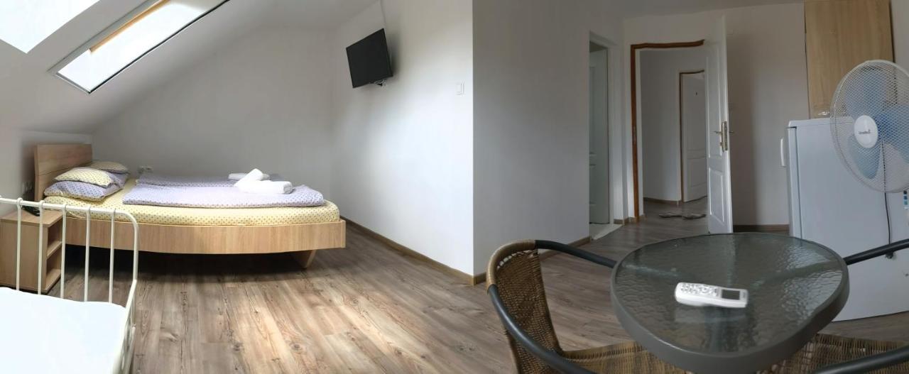 Margareta Etterem Es Vendeghaz Gasthaus Balatonberény Buitenkant foto